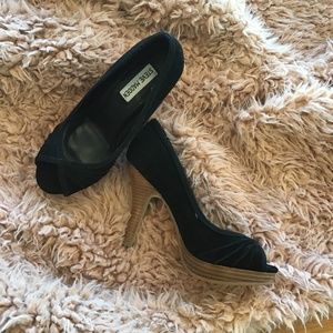 Steve Madden Peep Toe Heels Wood Heel Black